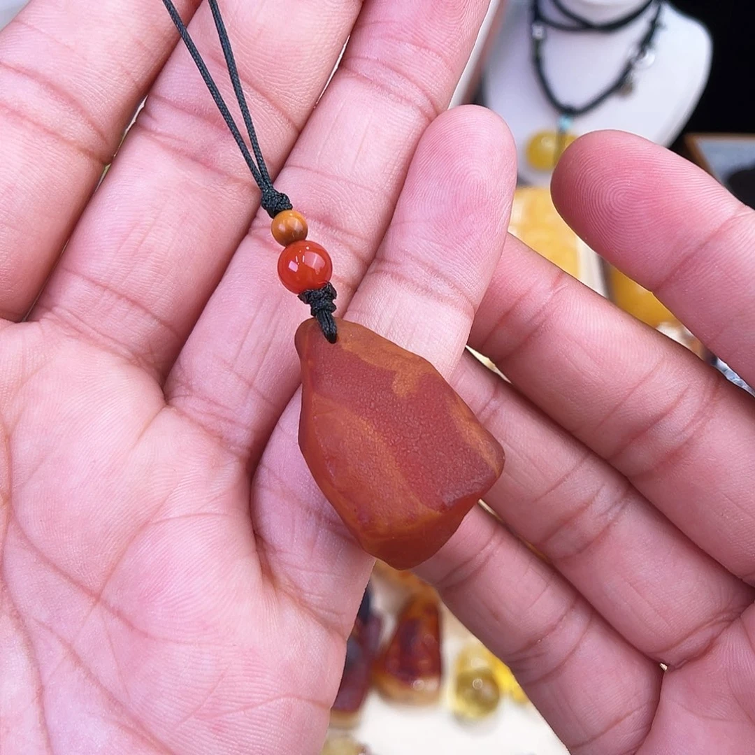 未镶嵌琥珀珠宝奇石