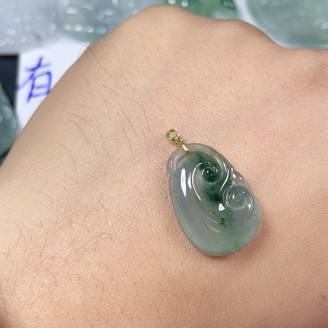 颈饰未镶嵌翡翠…………