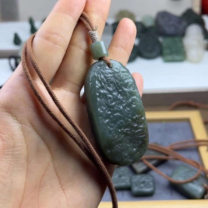 和田玉（糖玉）未镶嵌颈饰