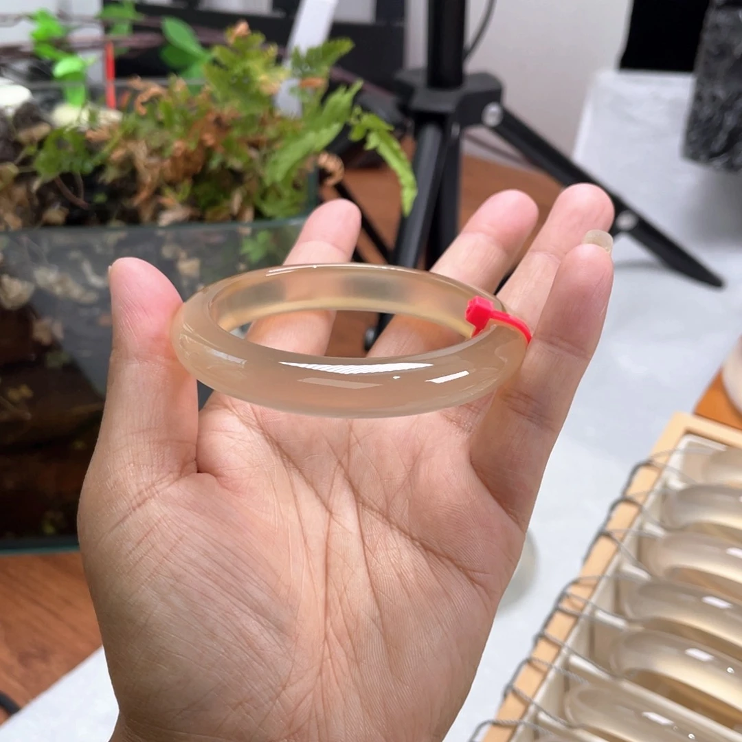 玛瑙/玉髓手镯未镶嵌纹理，渐变