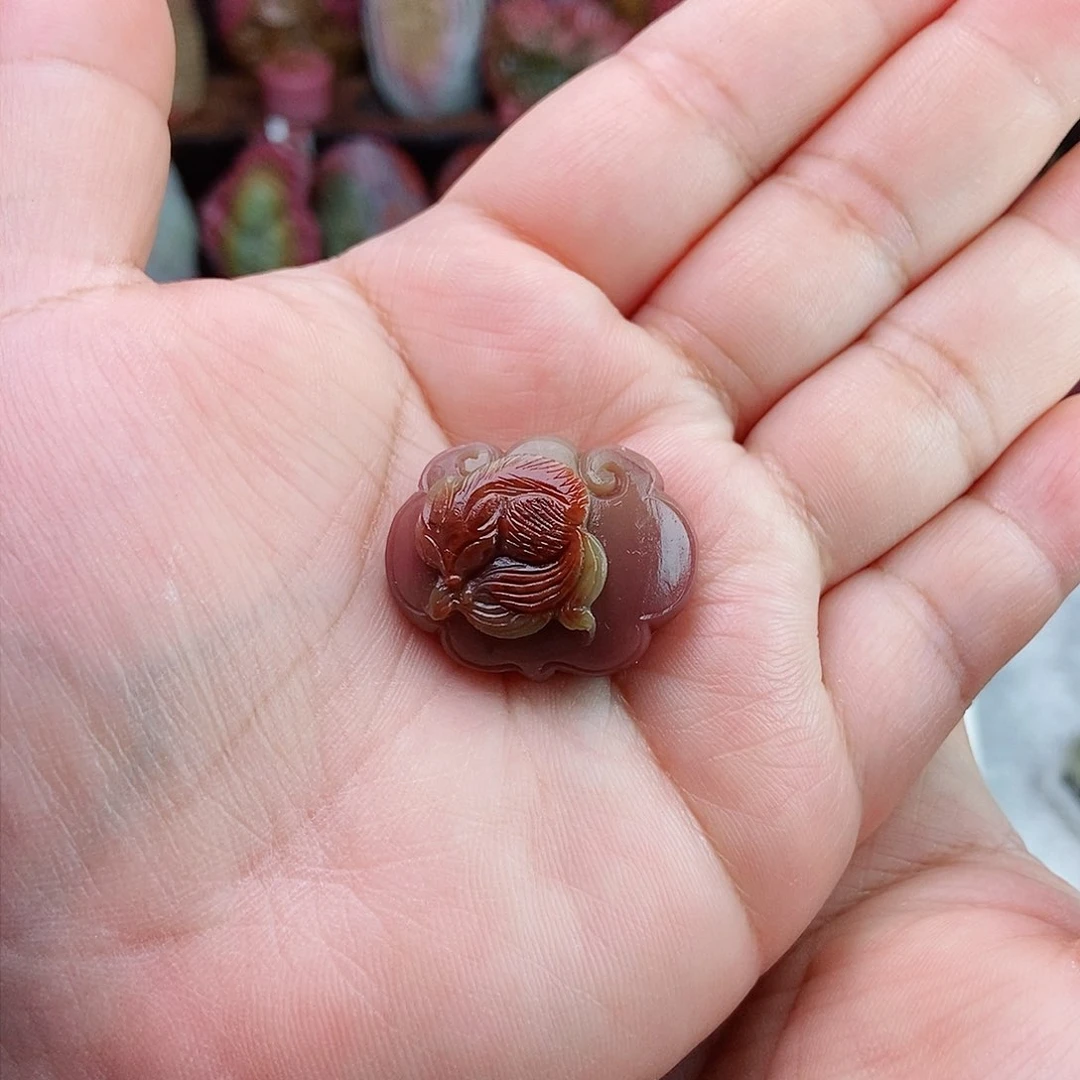 未镶嵌石英质玉（盐源）珠宝半成品