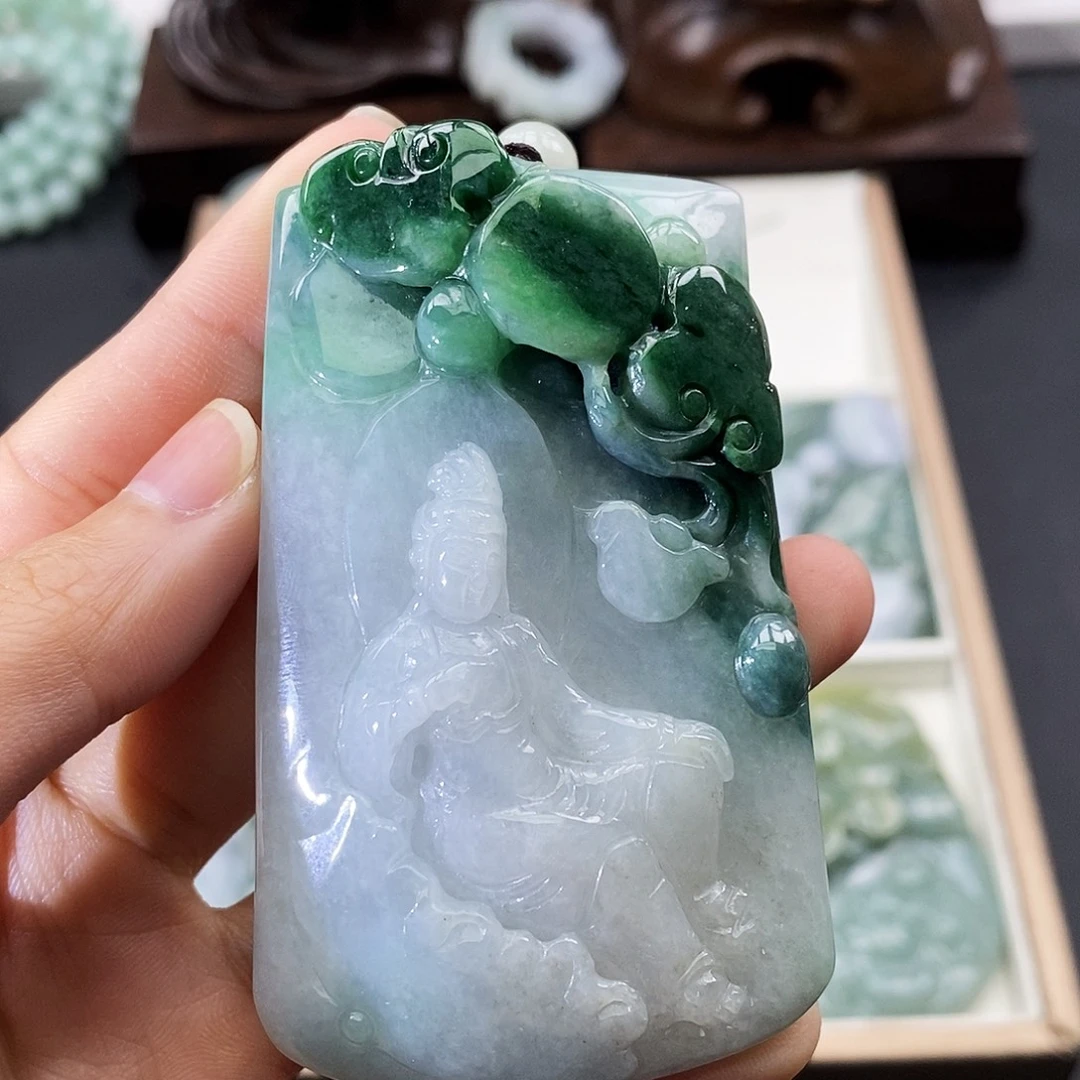 爱***岩翡翠未镶嵌颈饰缅甸翡翠a货