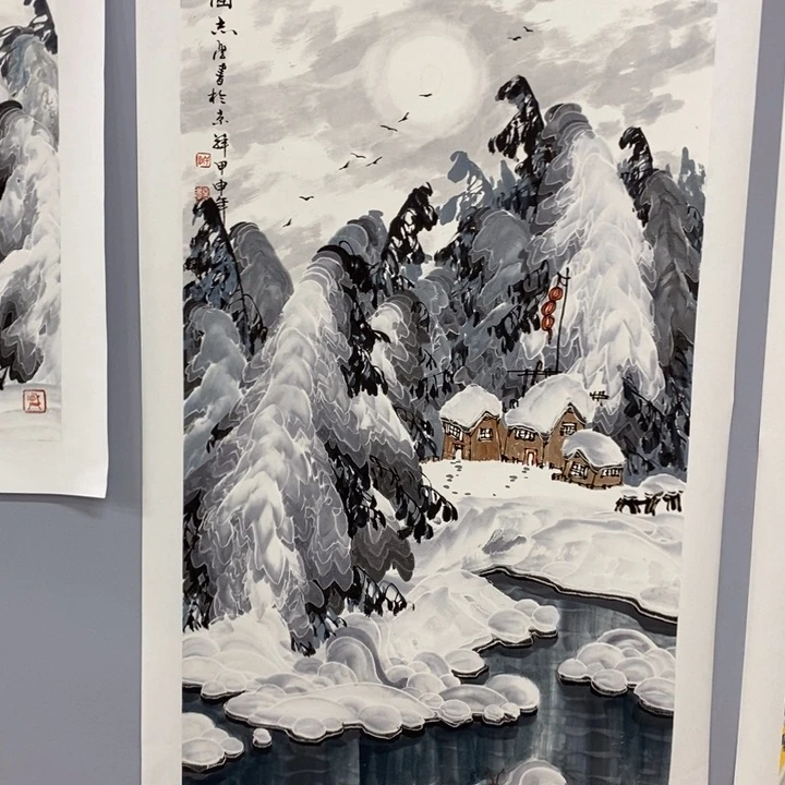 手绘作品等多种形式进行