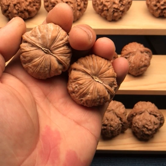 ****。文玩核桃吊坠南瓜