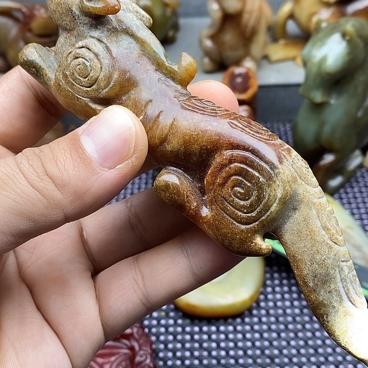 未镶嵌蛇纹石玉颈饰