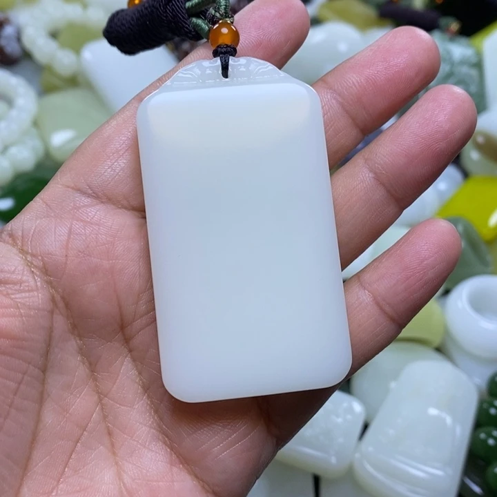 n***紫和田玉未镶嵌颈饰