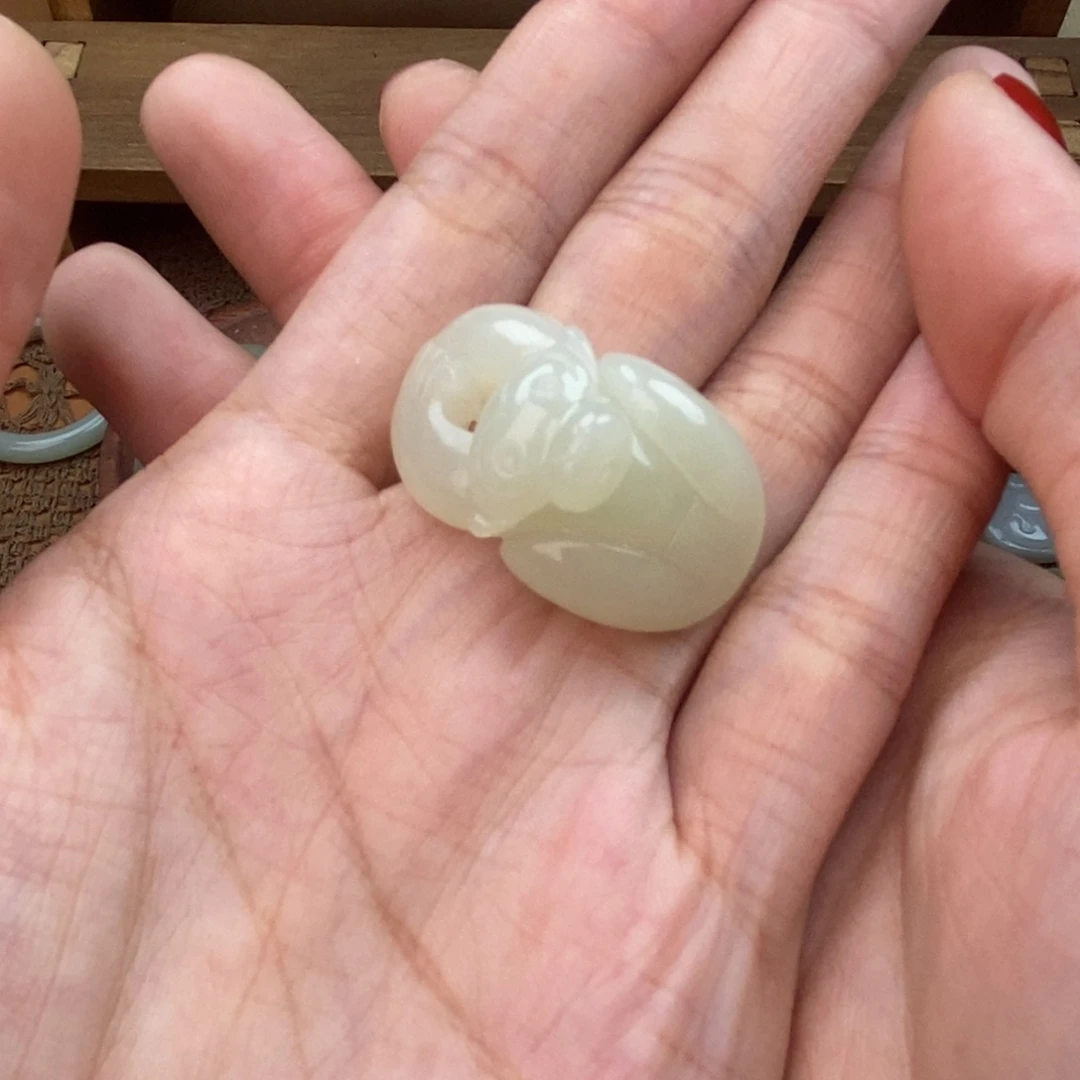 和田玉未镶嵌颈饰吉*娃手牌