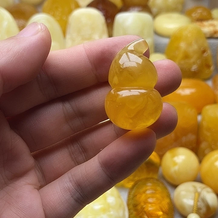 琥珀颈饰未镶嵌琥珀蜜蜡吊坠