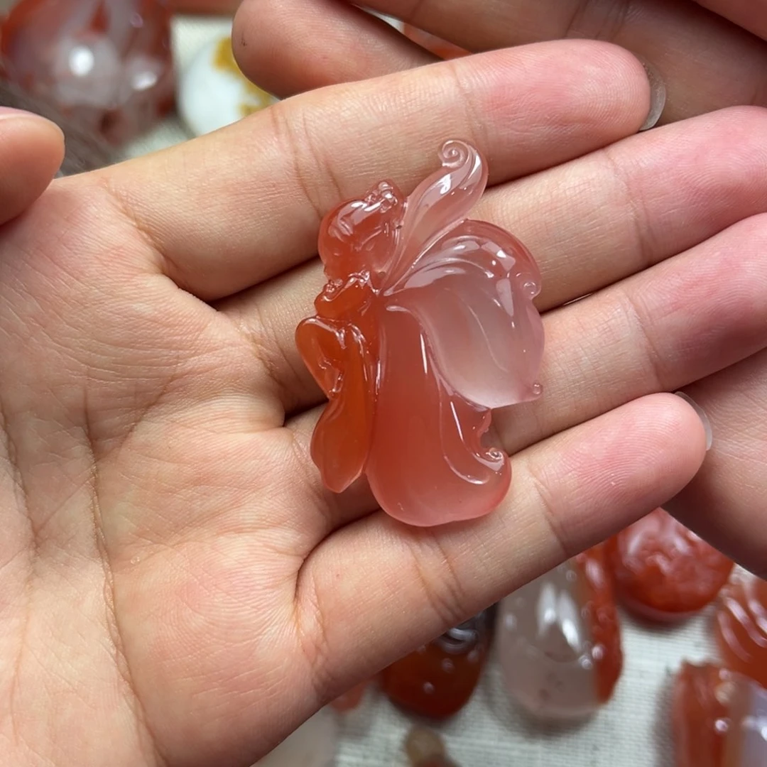 南红玛瑙雕刻件未镶嵌今****雅