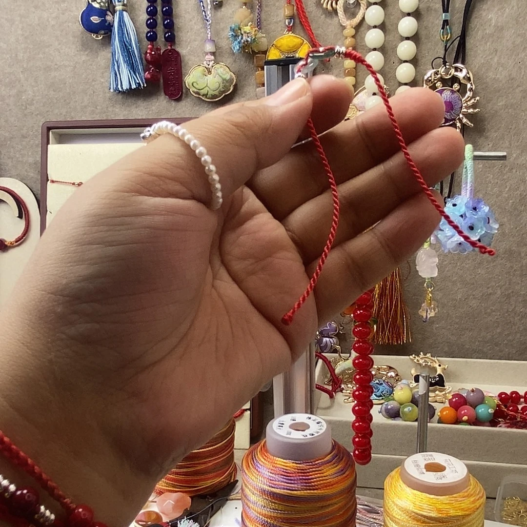 可***泪红色的存银翡翠平安扣