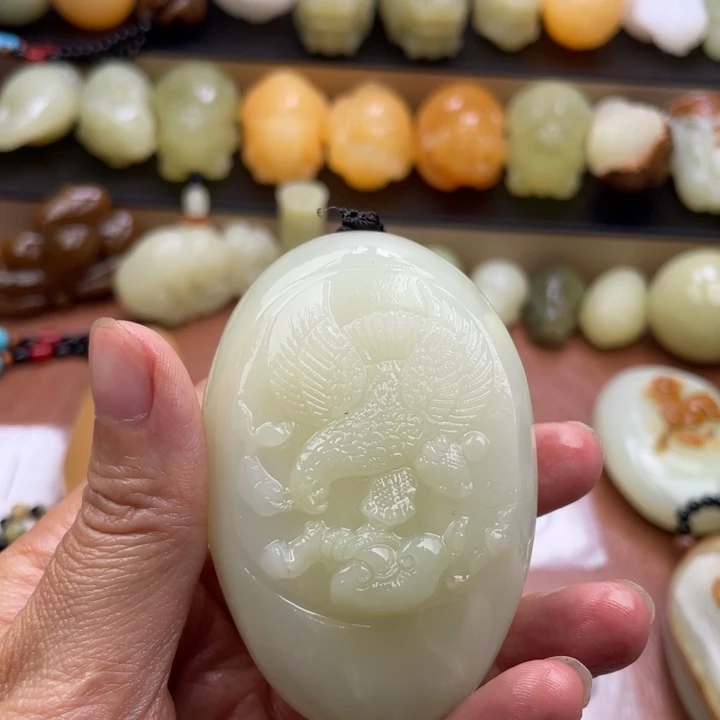 王***生石材天然古青石手把件