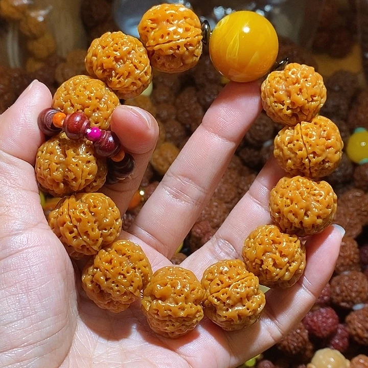 随***）金刚菩提吊坠235半玉化一物