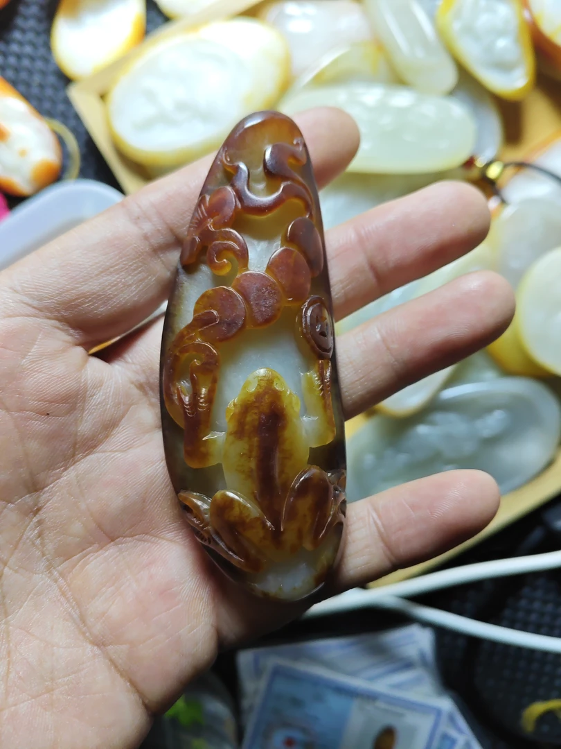 和田玉精品小手把青蛙/呱呱来财