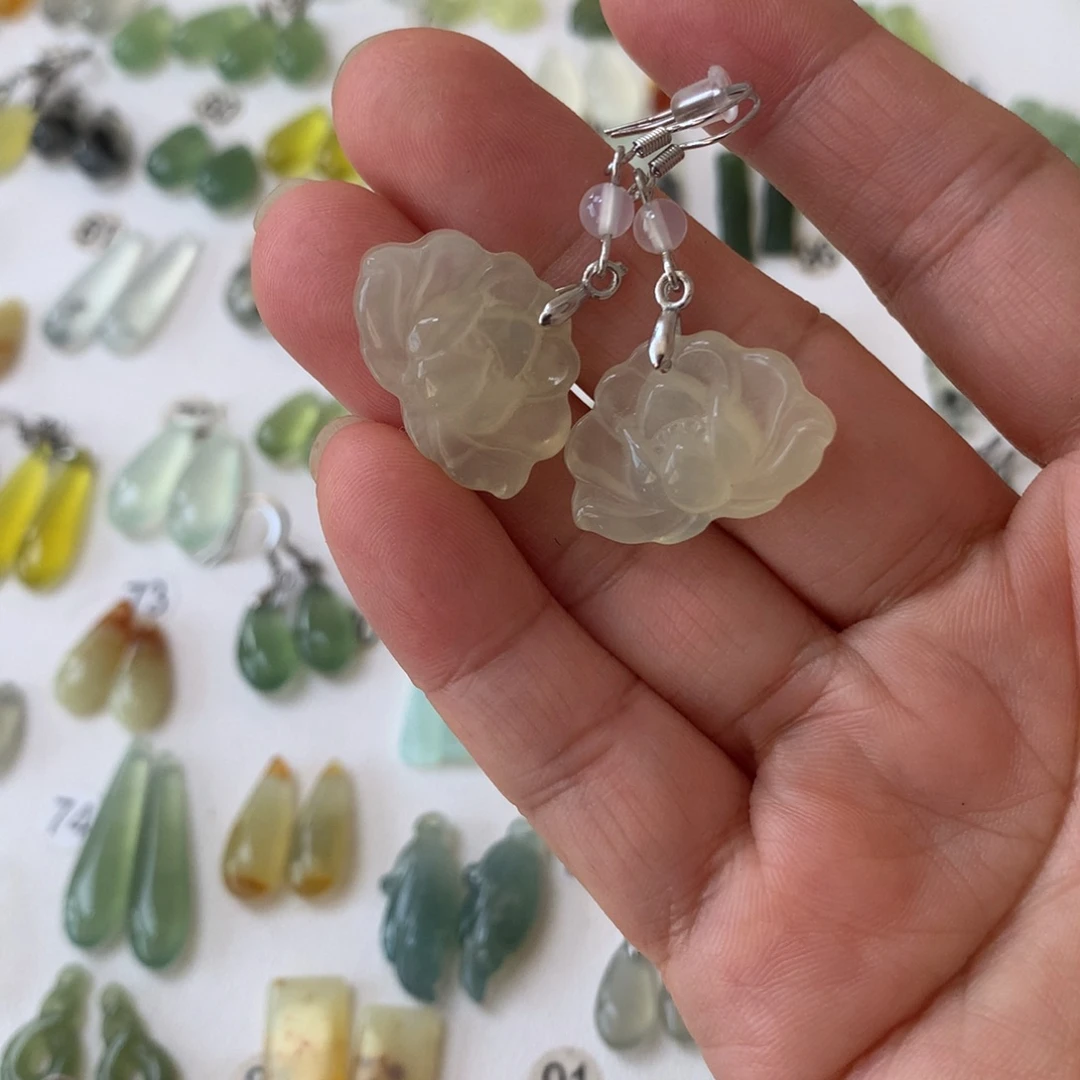 蛇纹石玉未镶嵌耳环