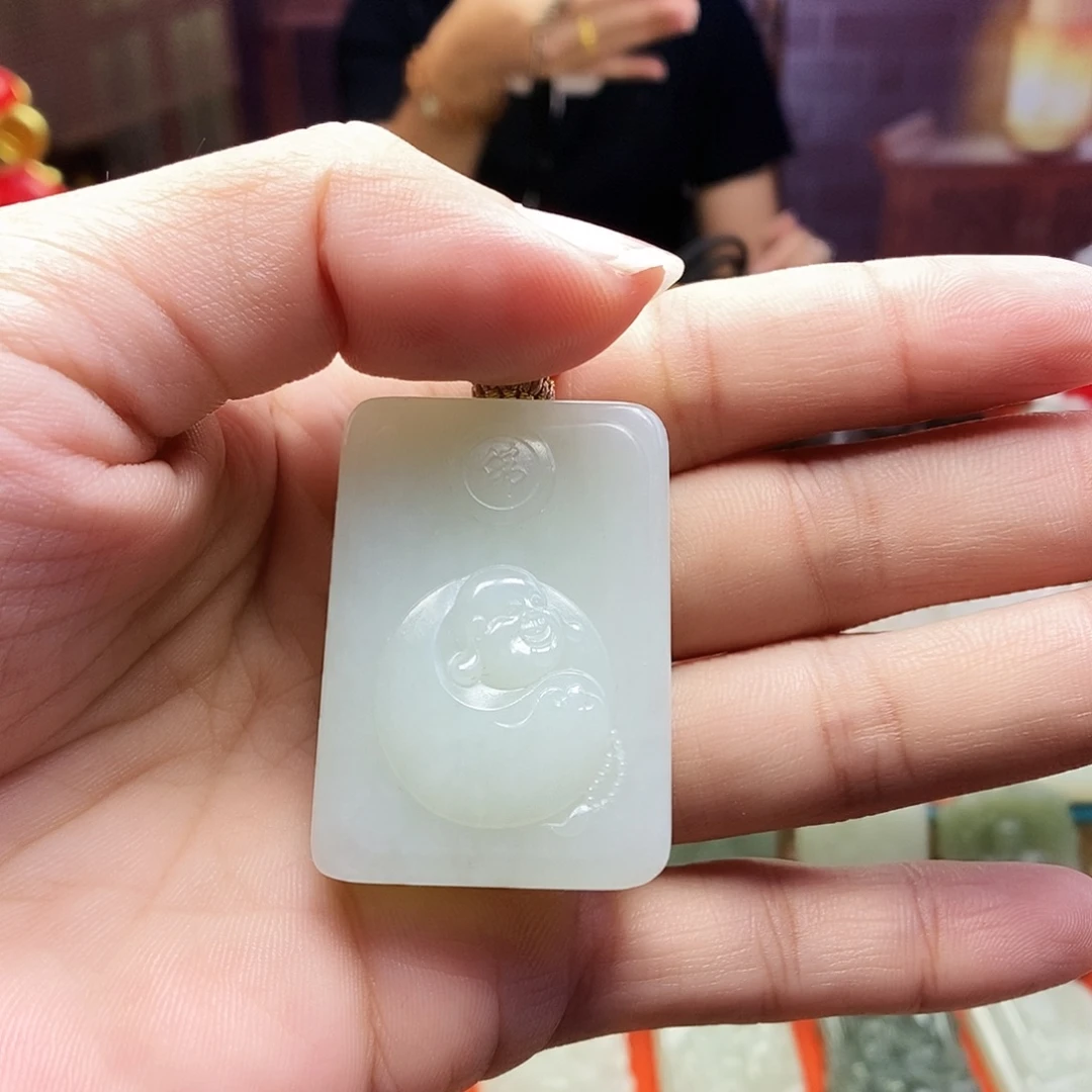 拍***赵和田玉未镶嵌颈饰