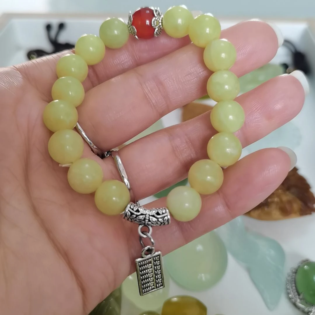 未镶嵌蛇纹石玉吊坠