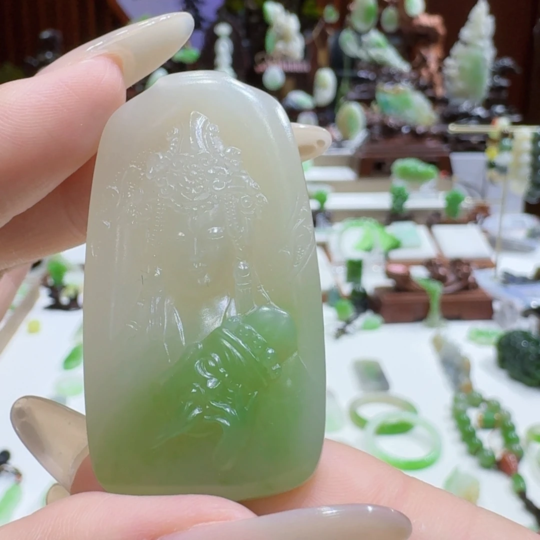 未镶嵌和田玉（翠青玉）挂件翠青扎基拉姆