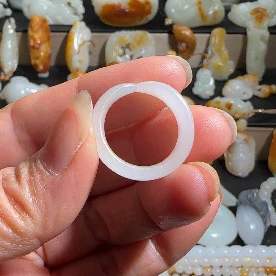 和田玉未镶嵌戒指