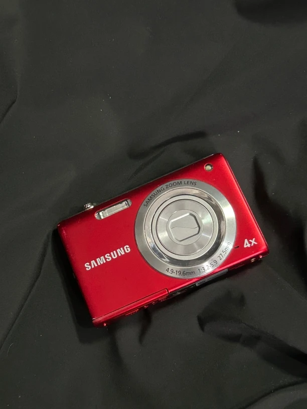 9新 Samsung/三星 st60 红色 复古ccd数码相机