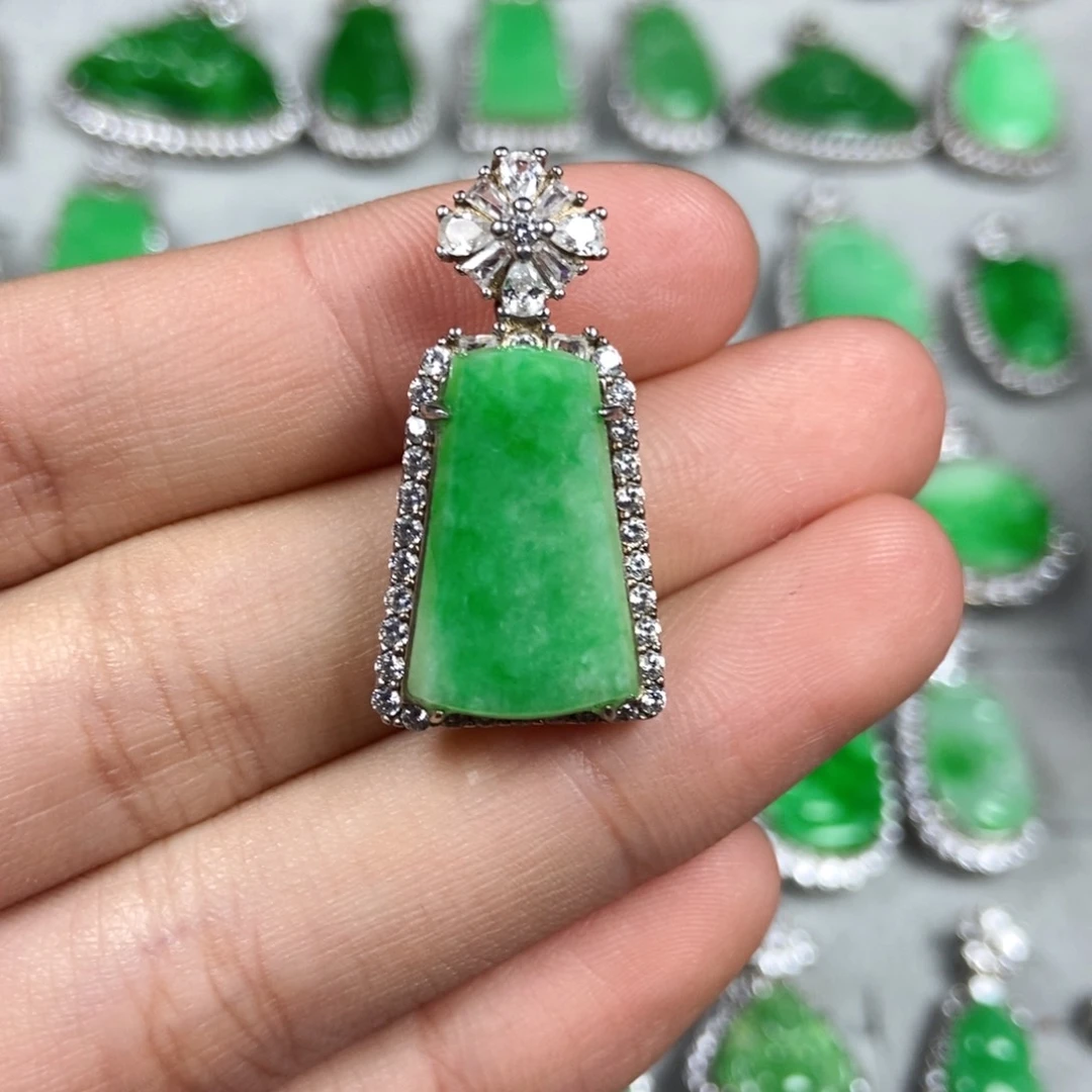 颈饰未镶嵌翡翠无事牌