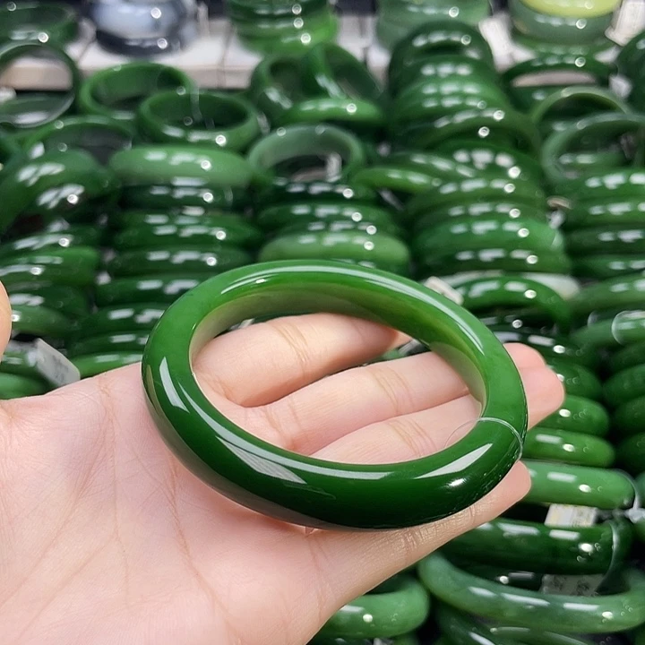 未镶嵌手镯和田玉（碧玉）