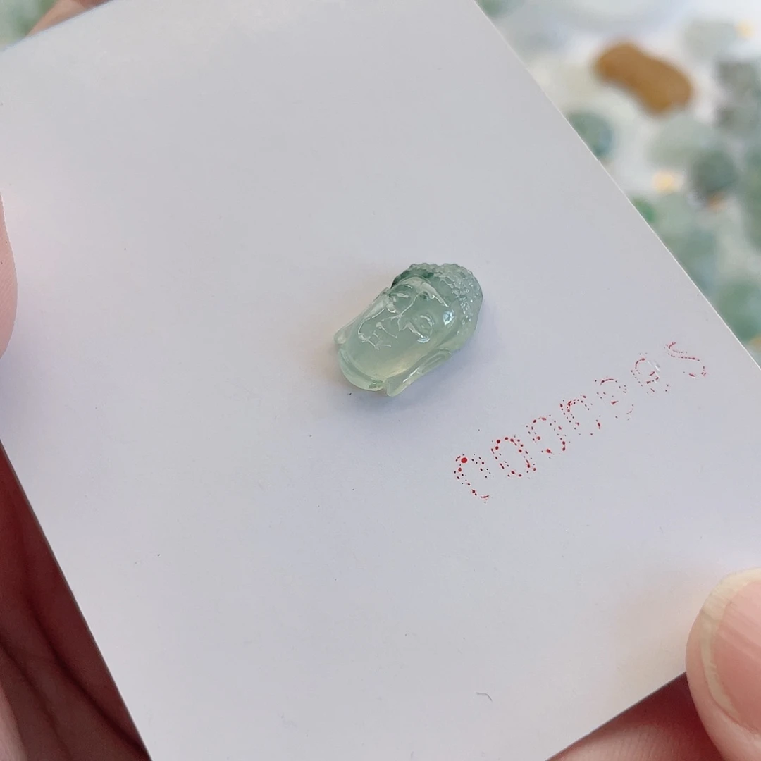 嘤***g翡翠未镶嵌颈饰冰佛头