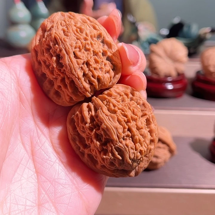 爱***波文玩核桃把件南疆石