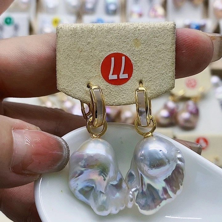 银S925镶嵌淡水珍珠耳饰