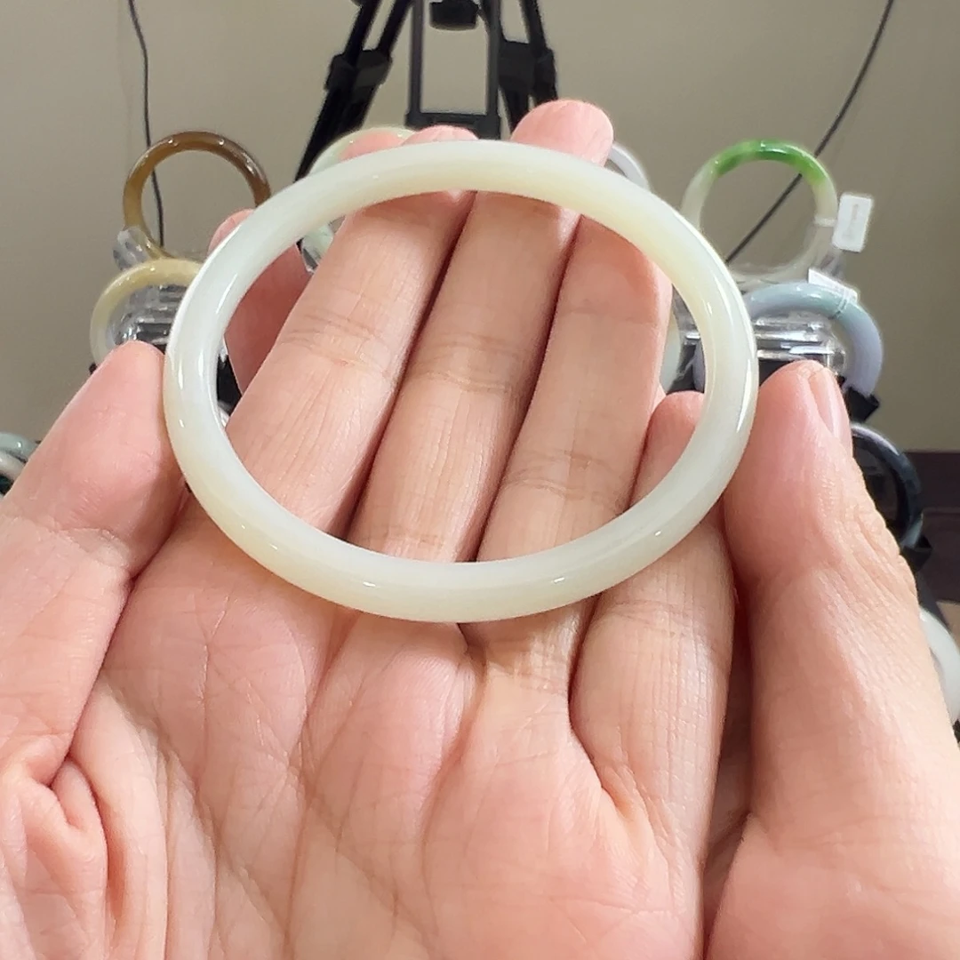 和田玉未镶嵌手镯59