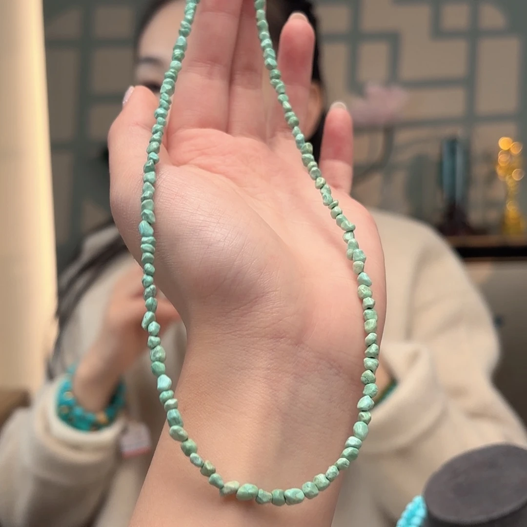 绿松石未镶嵌颈饰