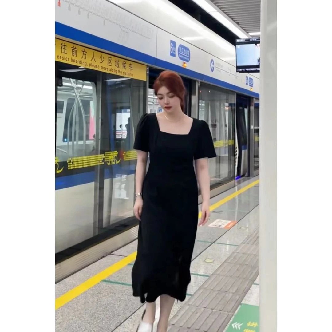 蕾蕾「北岛晴空」方领设计师款连衣裙春夏超显瘦连衣裙