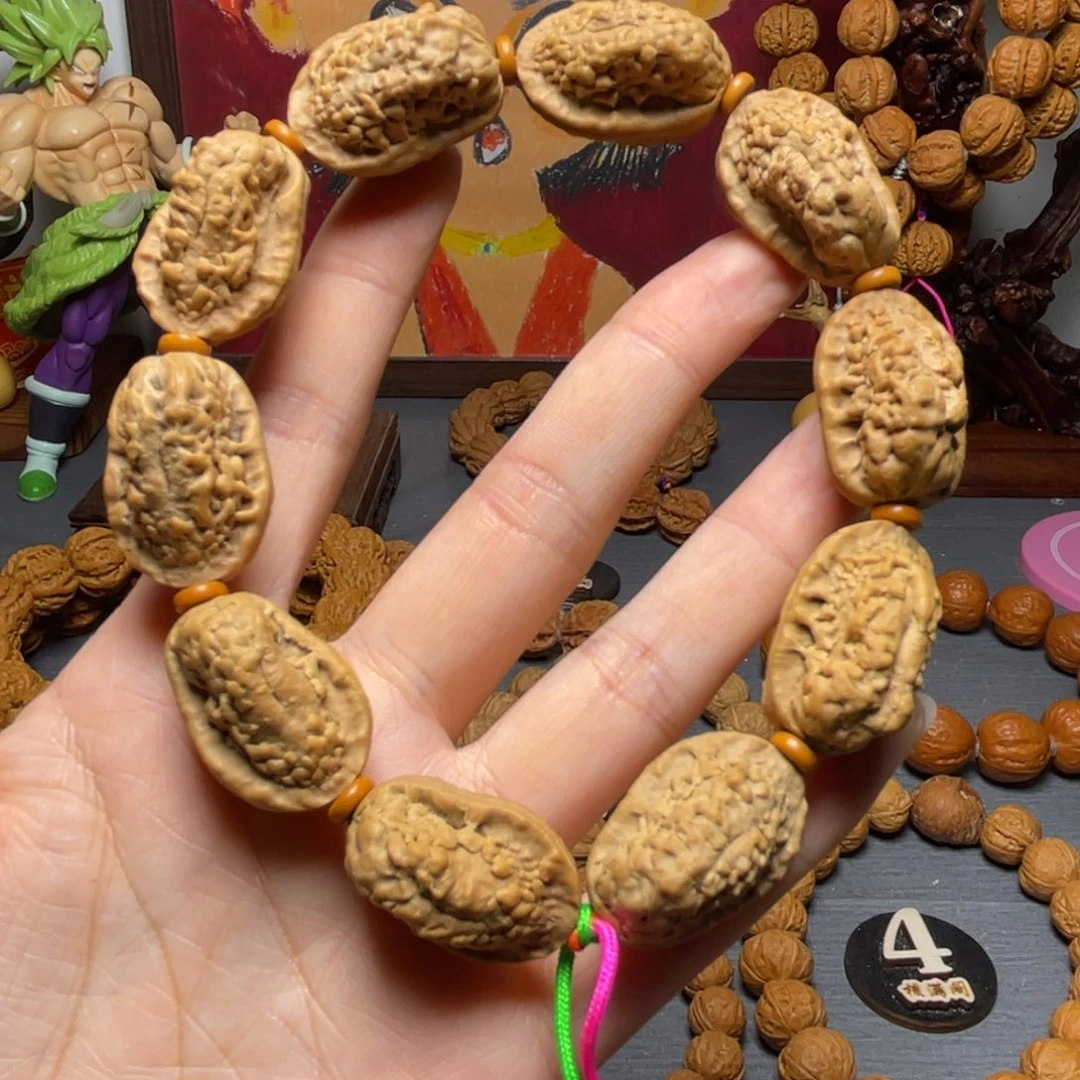 核桃?****?绣花鞋子白茬手持88