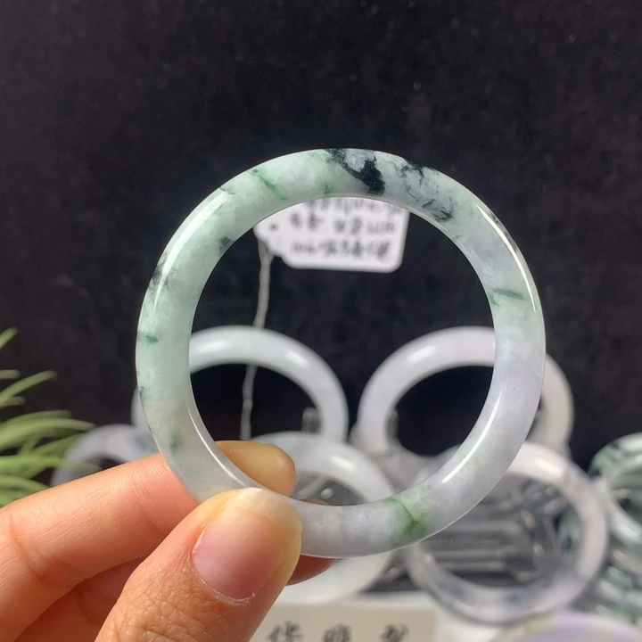 翡翠未镶嵌手镯32号。 46圈
