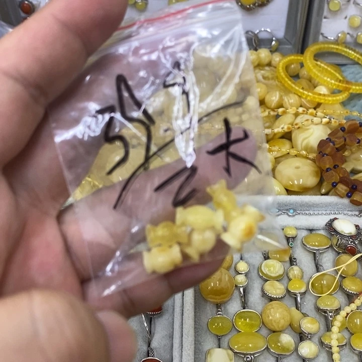 蜜蜡未镶嵌裸石多样性发货其二