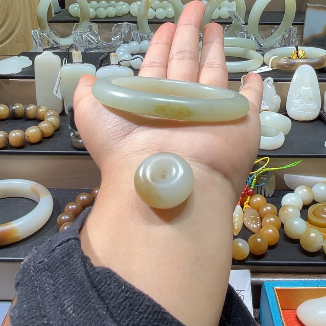 和田玉（子料）手镯（圆镯）未镶嵌