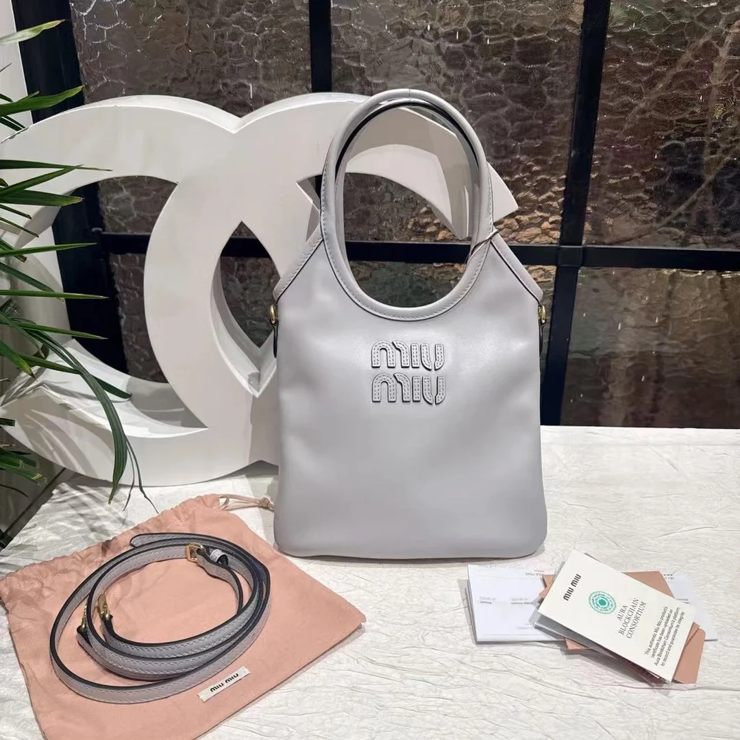 99新 MIU MIU/缪缪 miumiu灰色ivy手提斜挎包 25090089-06