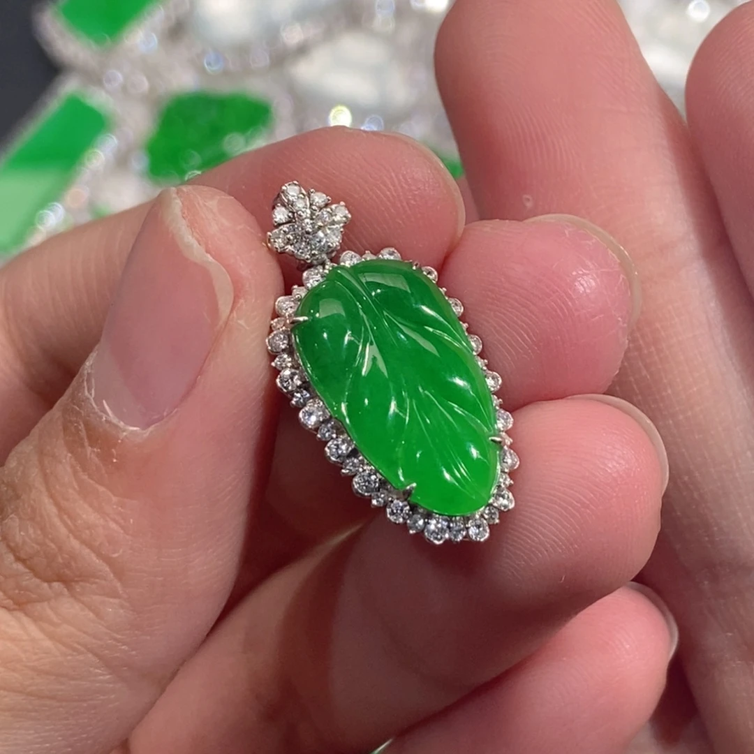 翡翠18K金镶嵌颈饰天然缅甸A货翡翠