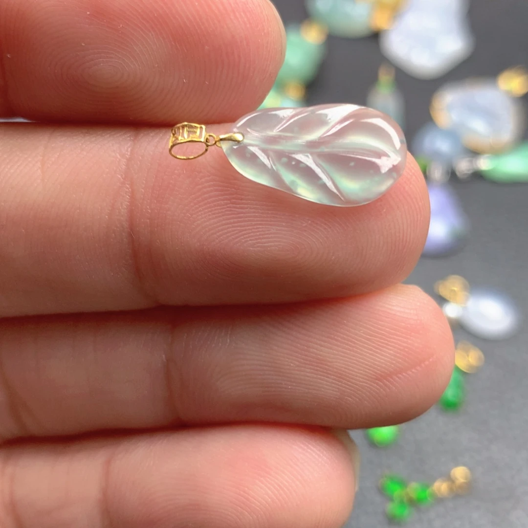 【闪购商品】颈饰18K金镶嵌翡翠翡翠