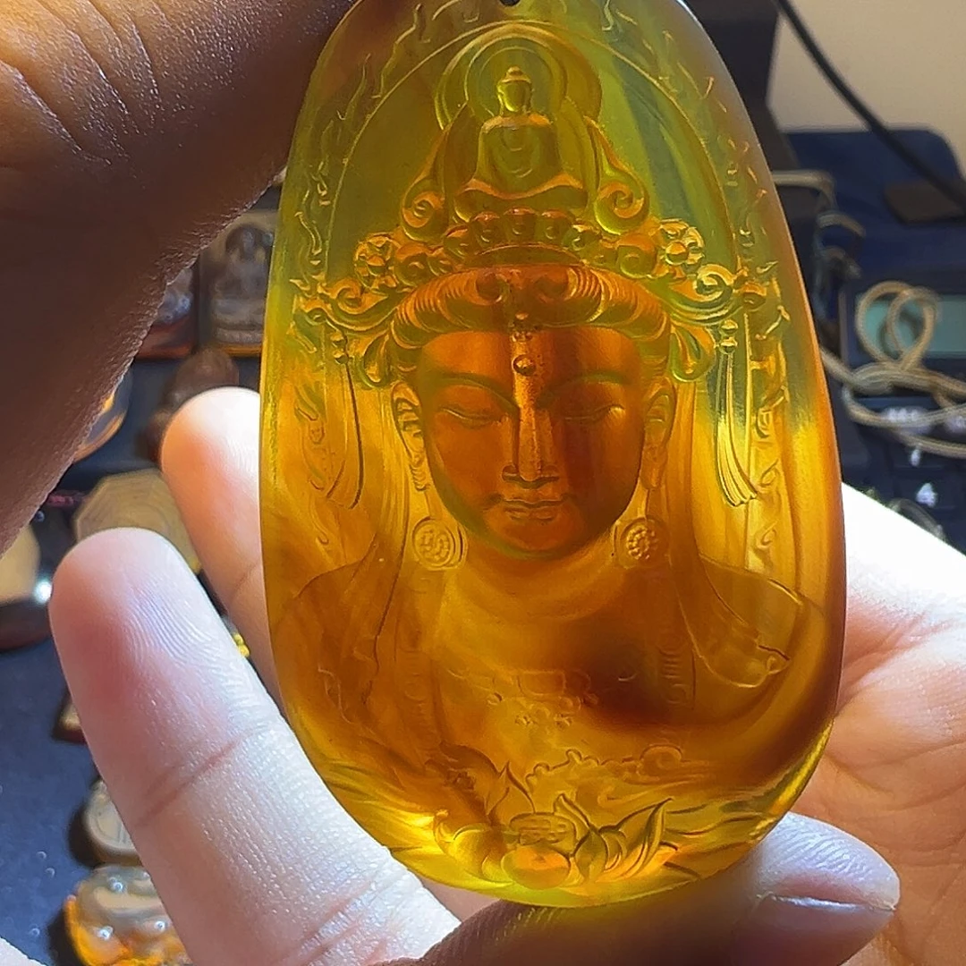 琥珀未镶嵌颈饰观音