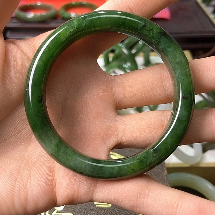 未镶嵌手镯和田玉（碧玉）