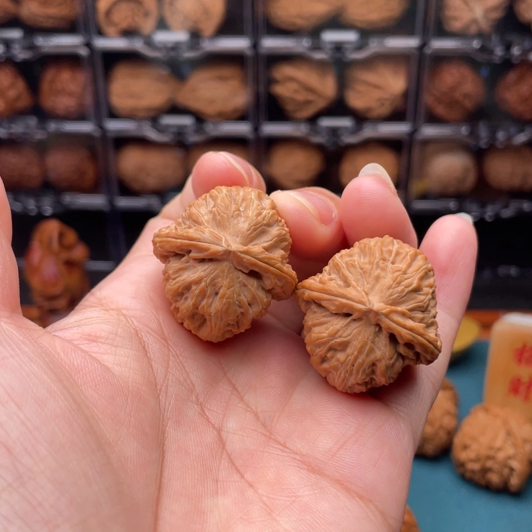 文玩核桃吊坠30全品三角白