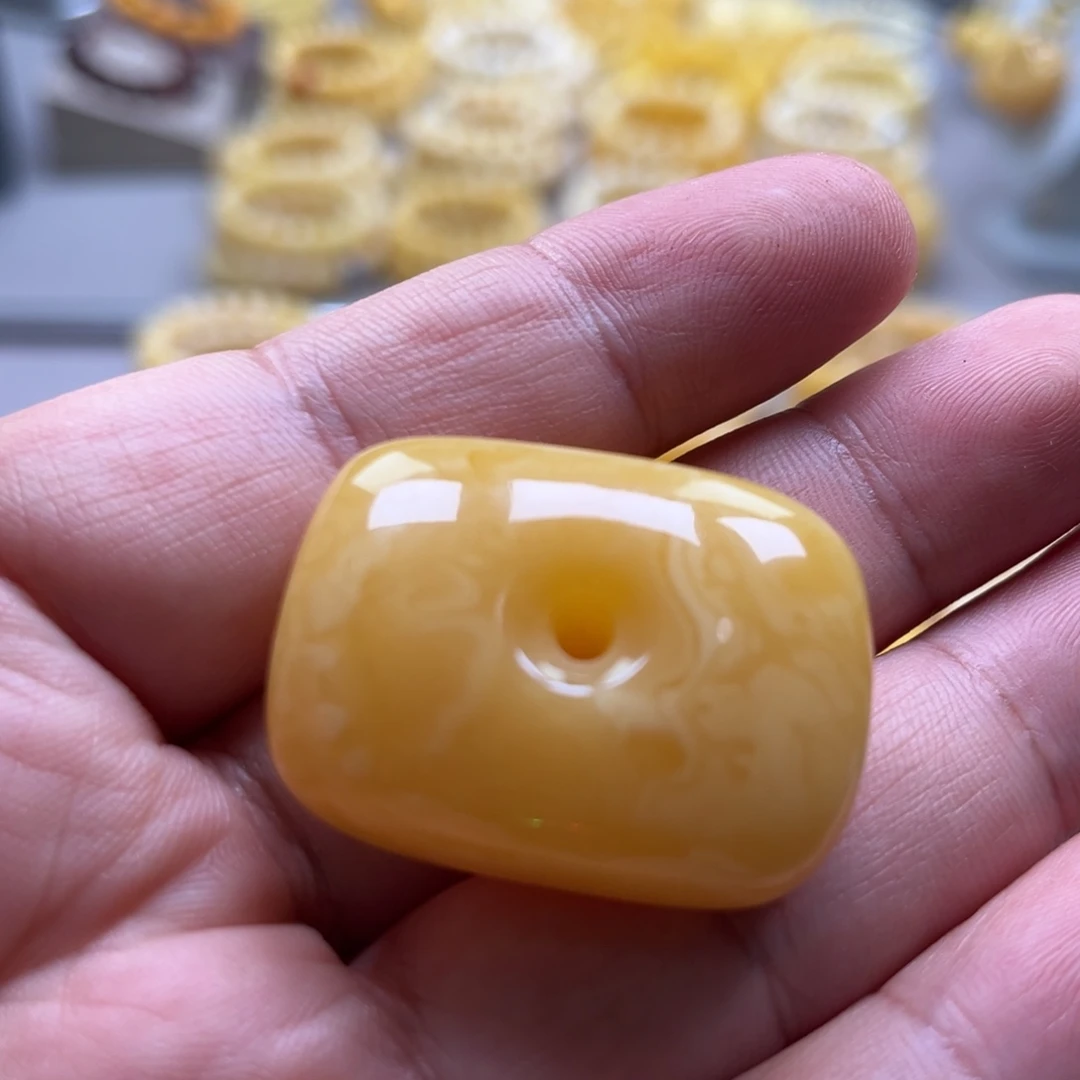 琥珀未镶嵌颈饰吊坠