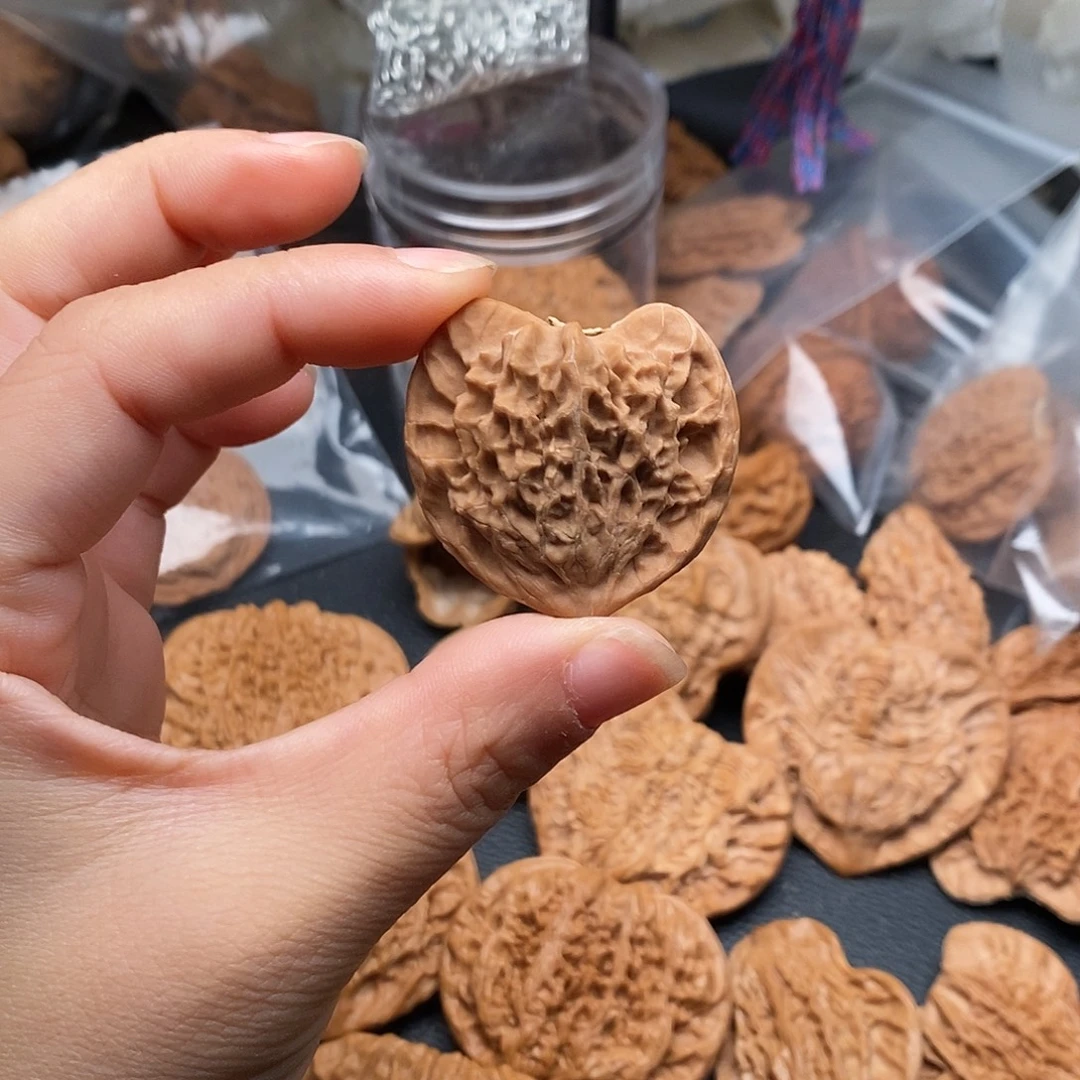 招****文玩核桃吊坠桃心