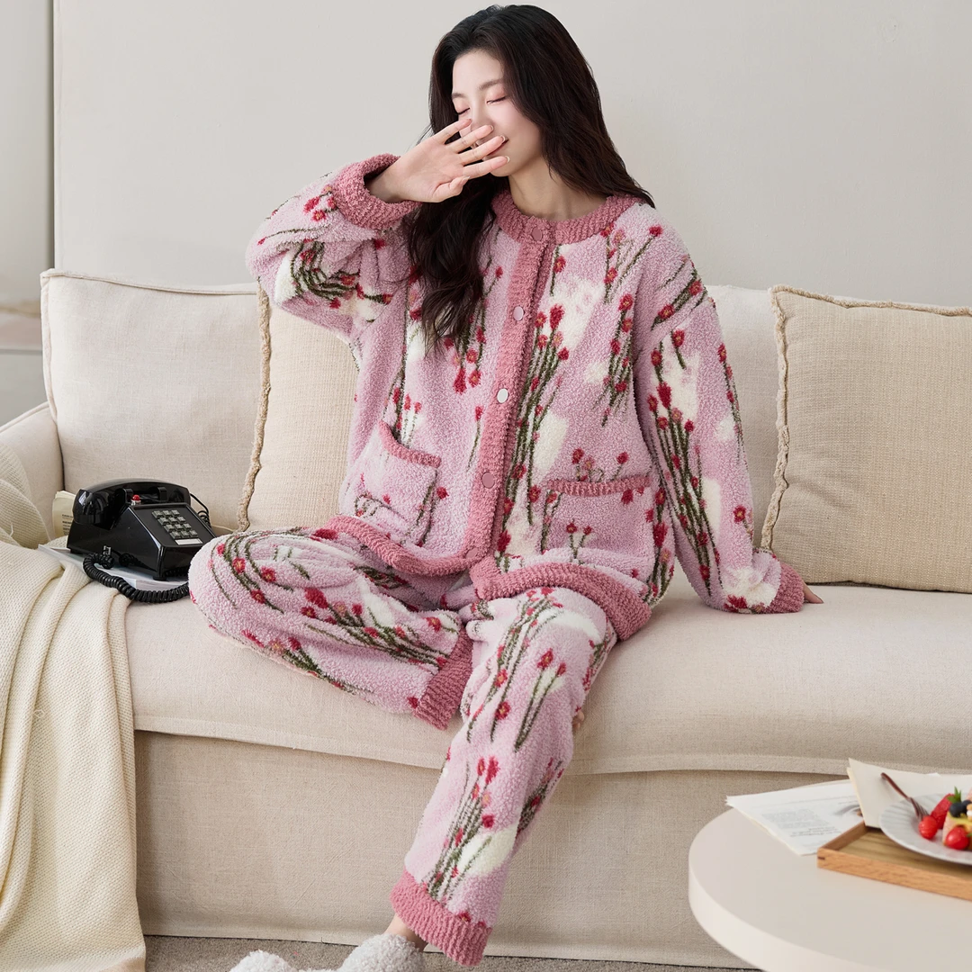 睡衣女秋冬款冬季珊瑚绒家居服法兰绒加厚款冬天大码加绒保暖套装