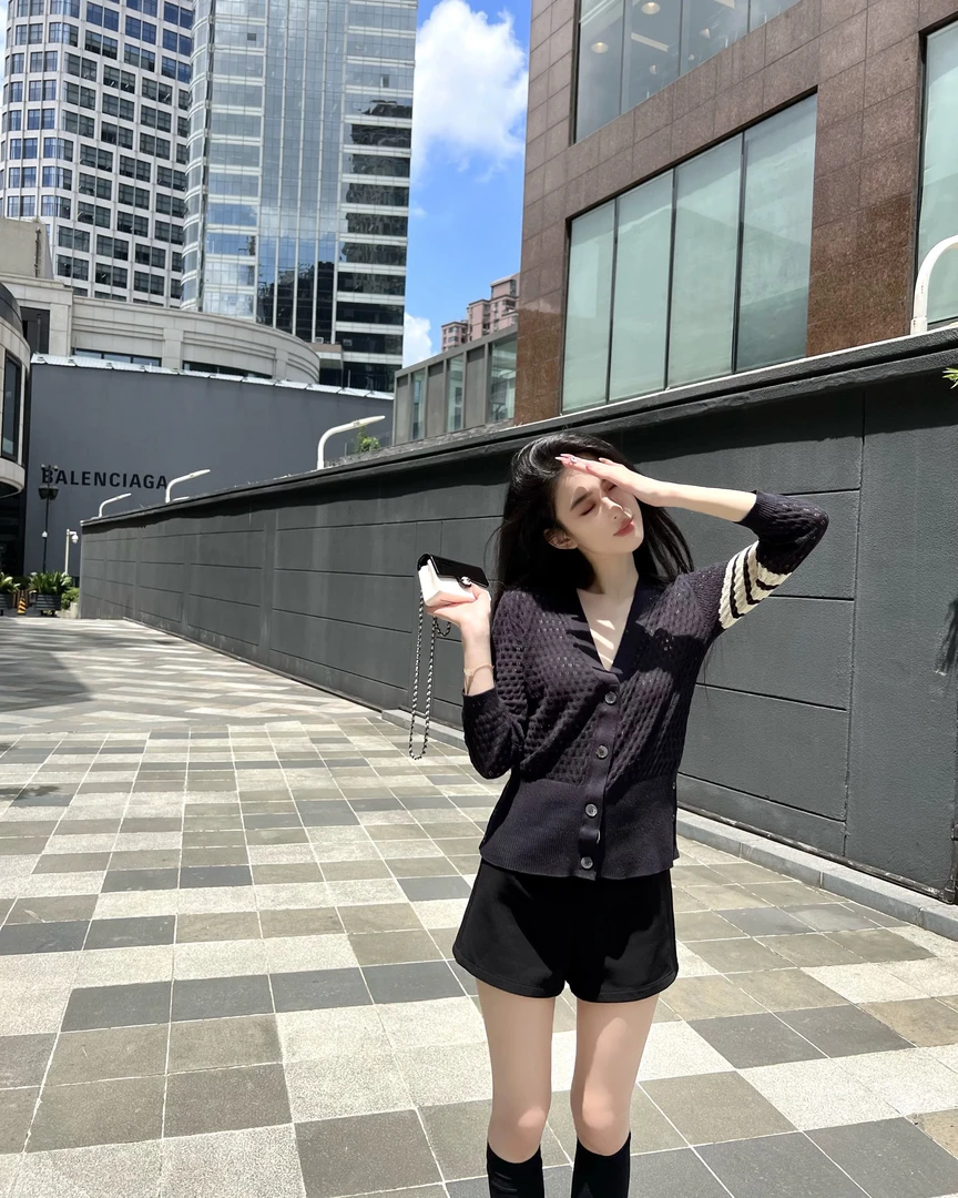 法式气质tb针织衫气质v领开衫外套女短款显瘦洋气时尚镂空上衣女