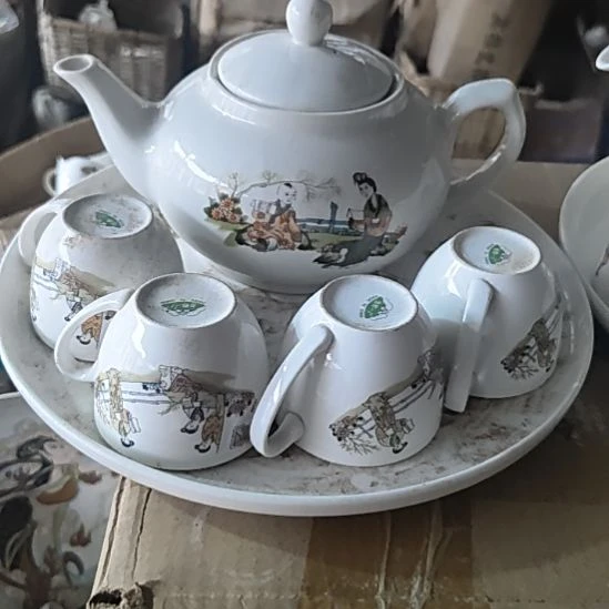 库存微瑕三娘教子茶壶一套
