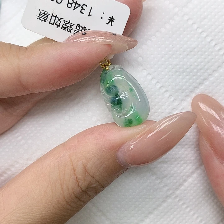 颈饰18K金镶嵌翡翠