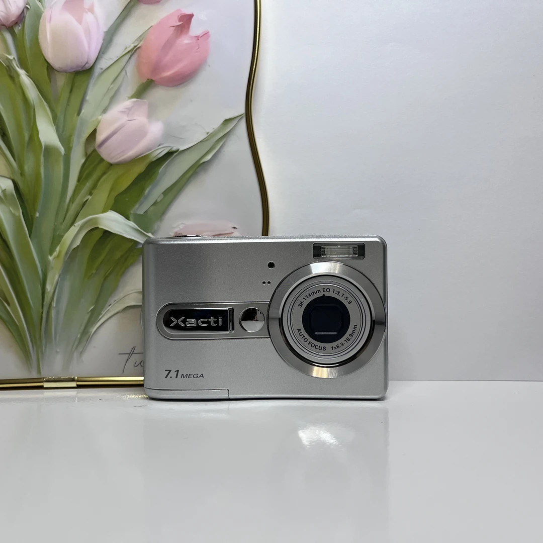 95新  三洋S75 银白色710W像素3倍光学变焦 学生党 配件齐 No退换