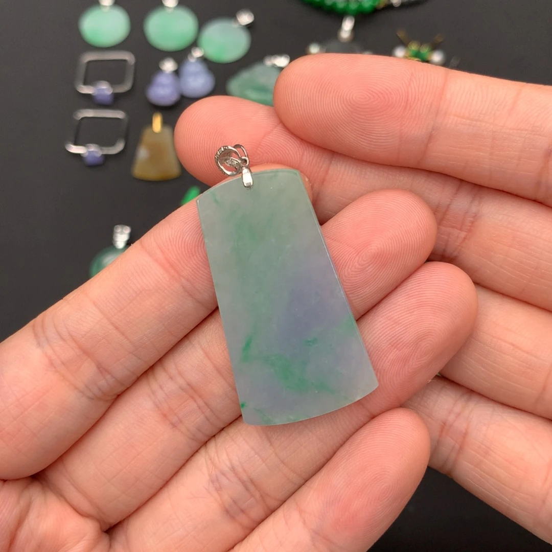 小***姐翡翠18K金镶嵌吊坠(不含链)