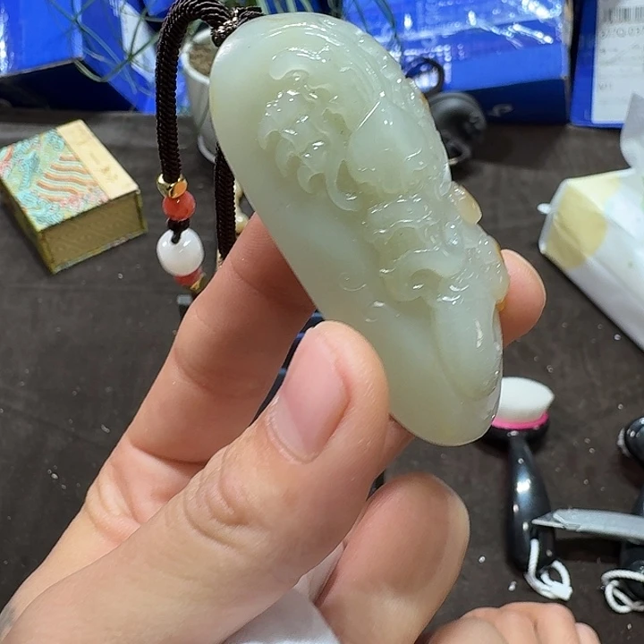 未镶嵌和田玉（糖玉）挂件